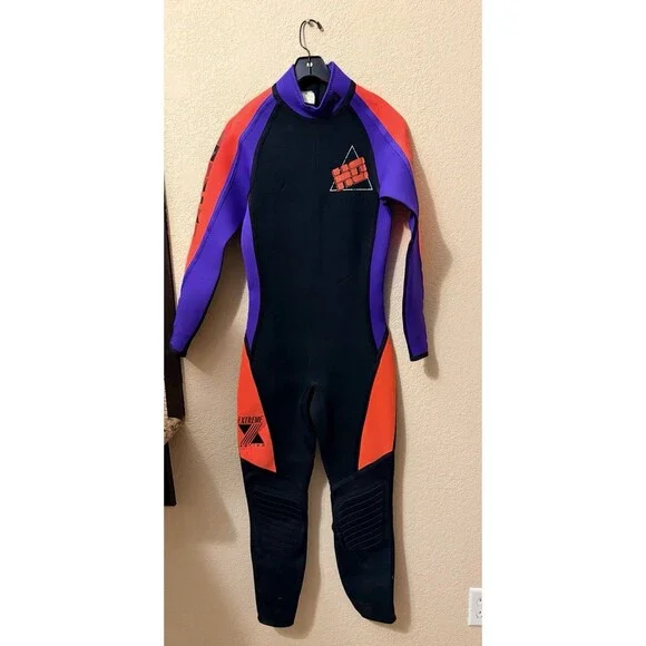 Women Extreme Wet Suit Size- Small - Picture 3 of 4